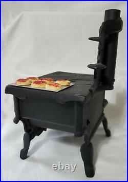 BYERS CHOICE Wood-burning Cast Iron Stove CRESCENT accessory with cookie sheet