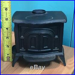 Vermont Castings Inc. Defiant Cast Iron Old Time Wood Burning Stove Coin Bank Blk