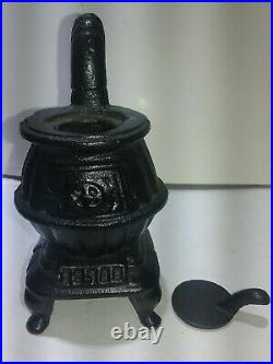 Vintage Miniature Cast Iron Potbelly Stove Wood Burning Salesman Sample NM Cond