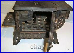 Vintage Queen Cast Iron Wood Burning Stove Tool Pots Pans & Accessories